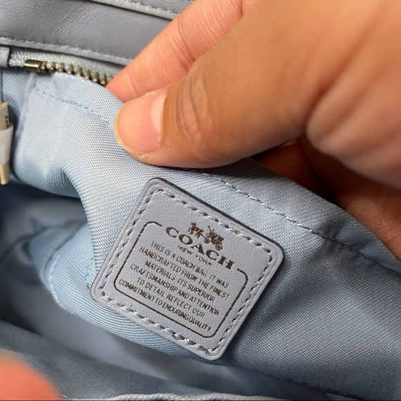 RARE COLOR!! COACH Swagger 21 Carryall Sat… - Picture 10 of 16